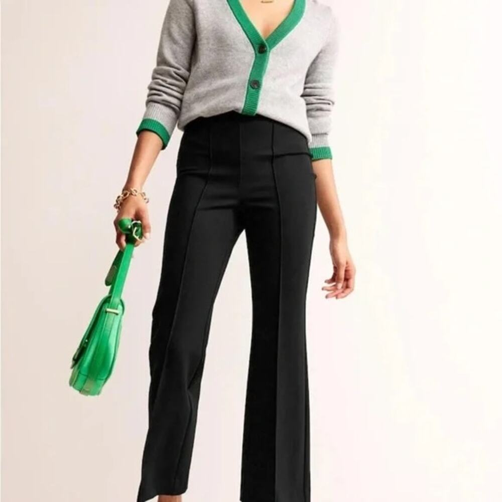 Boden Ponte Pull on Kick Flare Crop Black 6